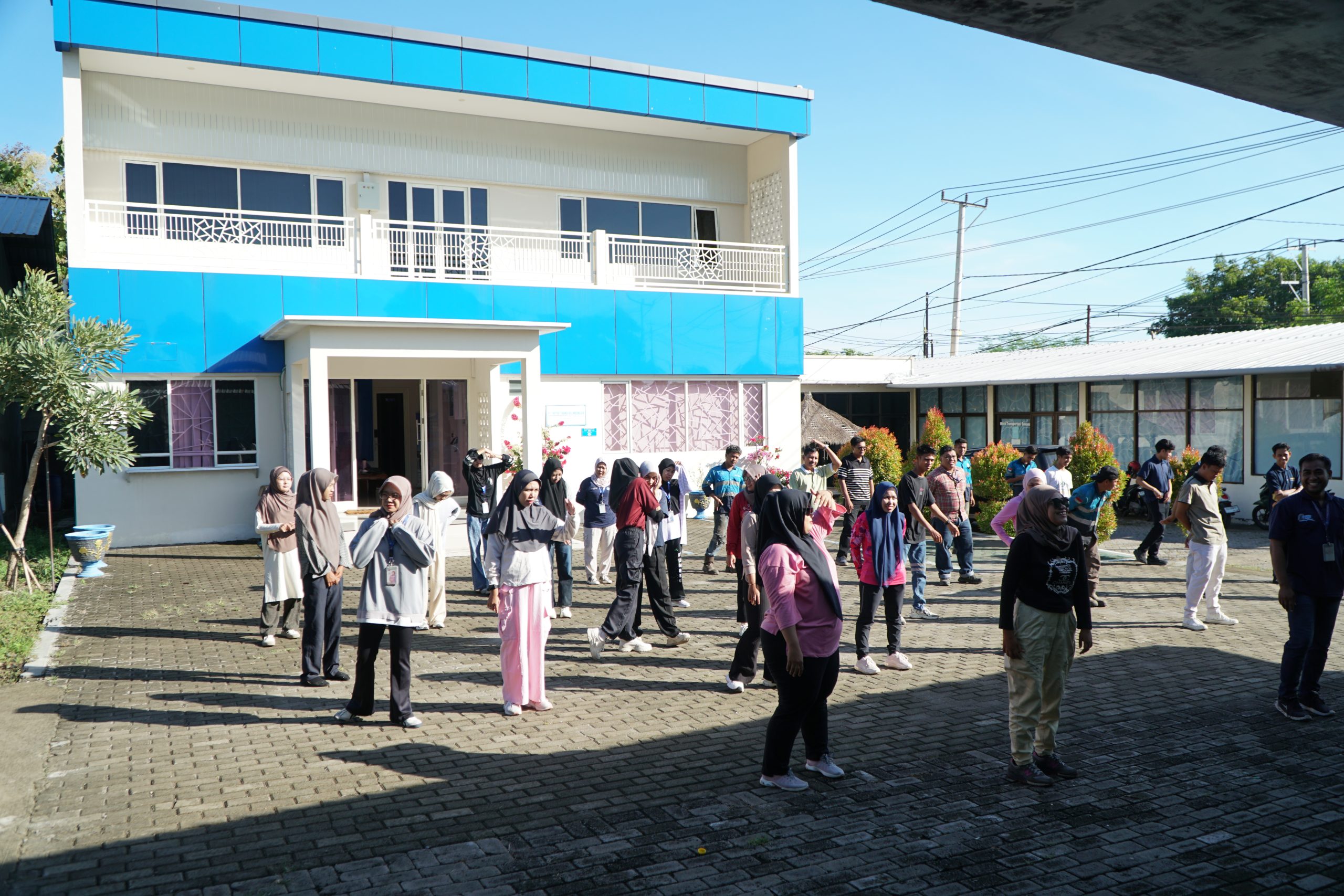 Kegiatan Senap pagi PT Mitra Transportasi Sukses