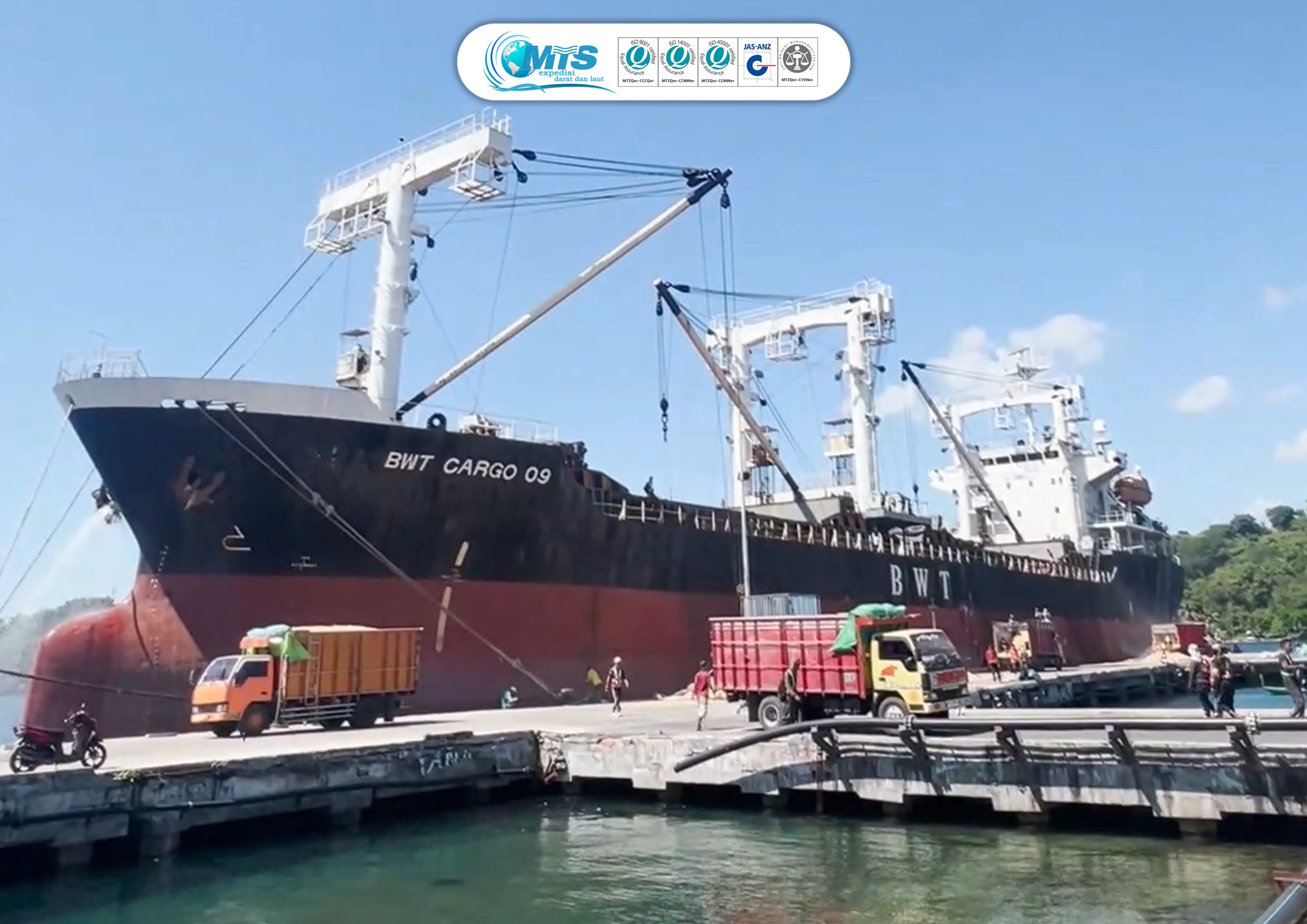 Kegiatan Bongkar Muat BWT. CARGO 09 Volume 7.000 Ton Jagung