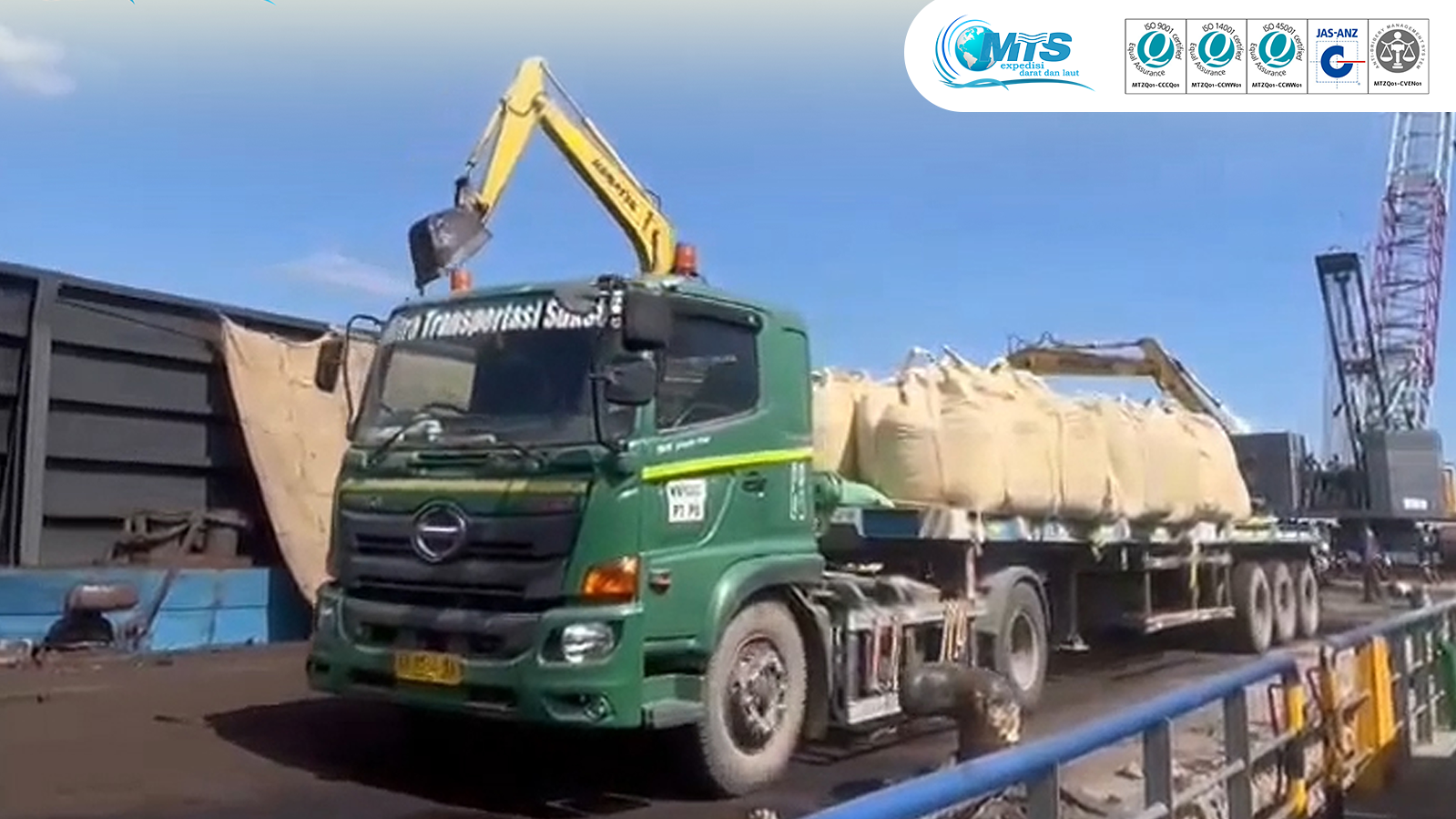 Kerjasama Tim yang Solid, PT Mitra Transportasi Sukses (MTS), Sukses Rampungkan Handling & Trucking Semen Jumbo Bag di Pelabuhan Benete